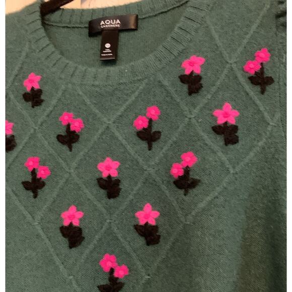 Aqua Cashmere 100% Green Sweater Pink Embroidered Flower Design Women's Size XS - Picture 8 of 15